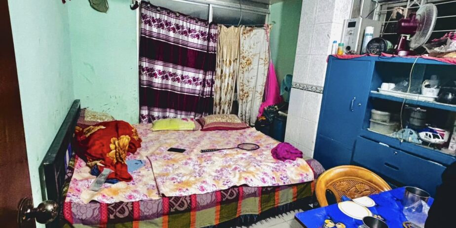 Bachelor To-let  ২য় তলায় ৩ রুমের ফ্লাটে ২টি রুম ভাড়া হবে, ১ টির সাথে এটাচ বেল্কনি আছে,আর ১ টি বড় রুম আছে।